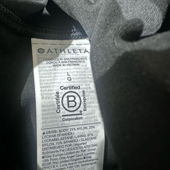 NWT! Athleta Black Salutation Bodysuit Stash Pockets Built In Padded Bra Size L - Picture 4 of 11